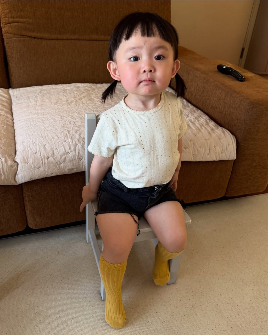 Sucy難得坐定定影相。 Sucy難得坐定定影相。