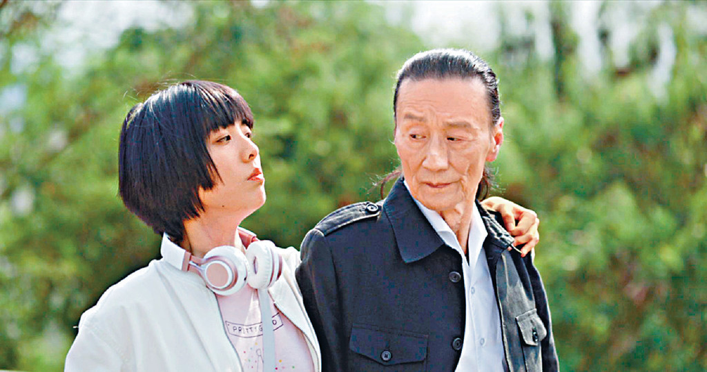 ■謝賢憑《殺出個黃昏》爭帝,鍾雪瑩則獲提名女配及新演員獎。 ■謝賢憑《殺出個黃昏》爭帝,鍾雪瑩則獲提名女配及新演員獎。