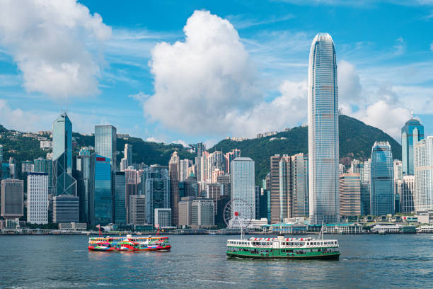 香港排名下跌两名至第九位，但仍跻身全球十大最富裕城市。