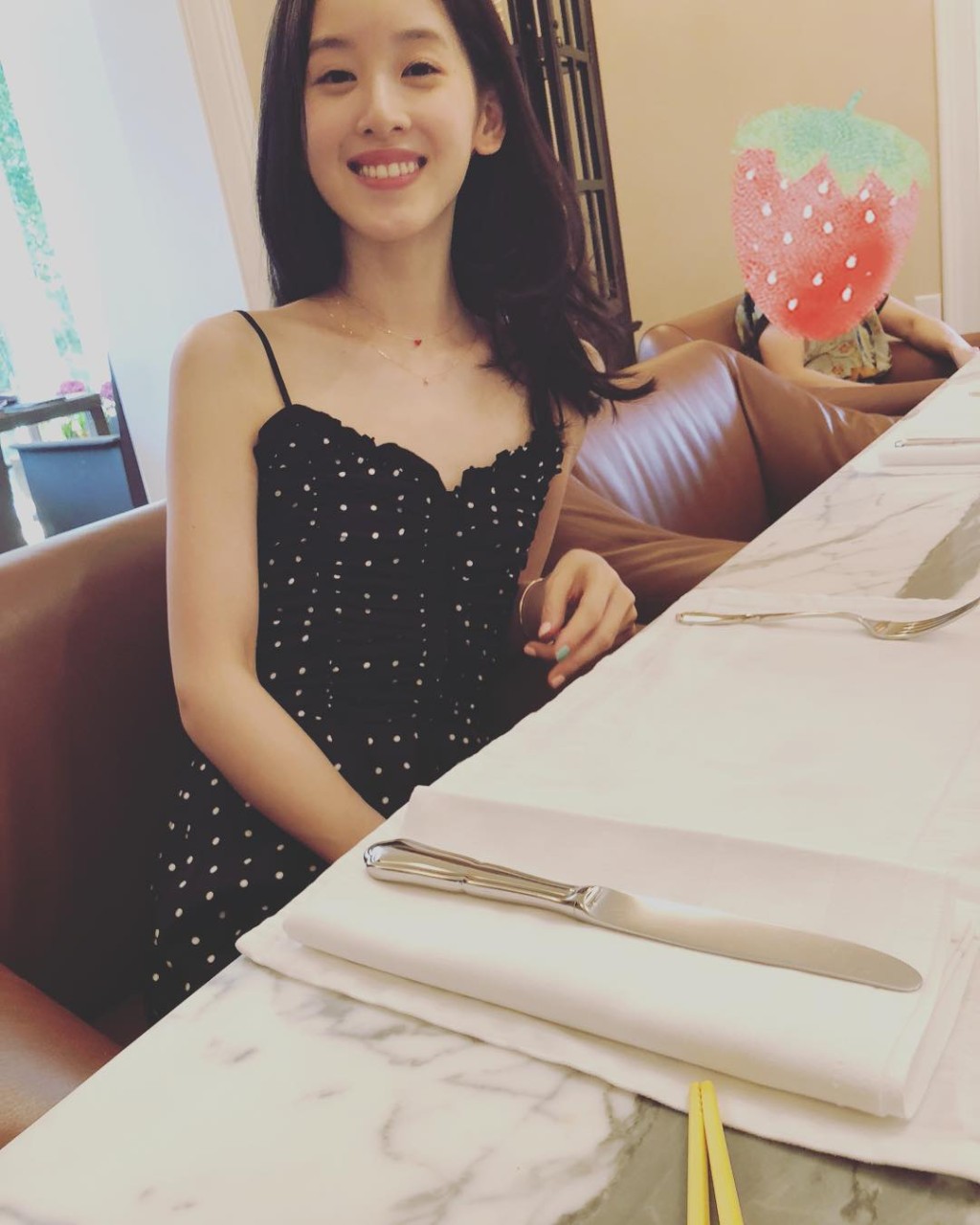 「奶茶妹」章澤天是清華校花。Instagram