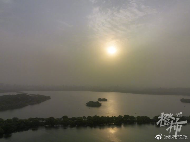 沙塵天氣下的杭州西湖。
