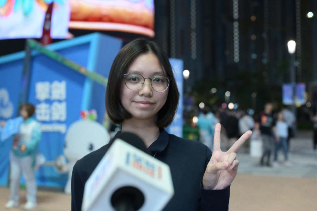 霍同學學習劍擊已經10年,視張家朗和蔡俊彥為學習對象。 霍同學學習劍擊已經10年,視張家朗和蔡俊彥為學習對象。