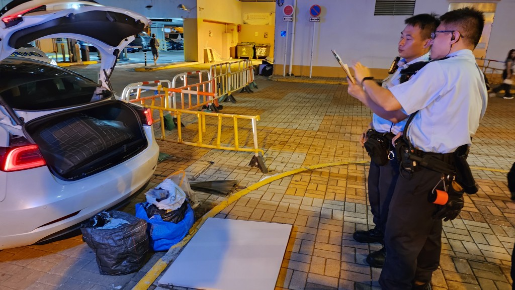 警方在車內搜出大量毒品。黃文威攝