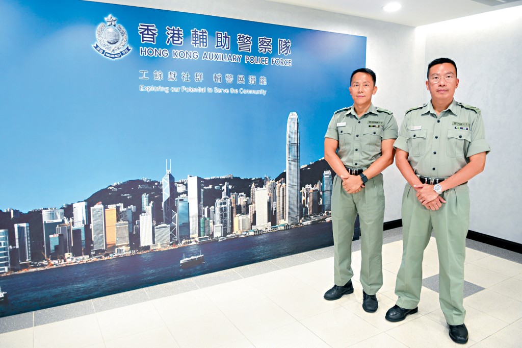 輔警隊教官、警長翁松彬(左)及楊啟龍(右)強調,輔警與正規警員的責任和使命相同。