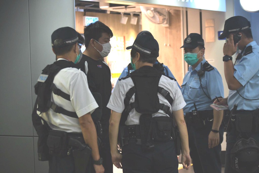 警員柴灣截查市民