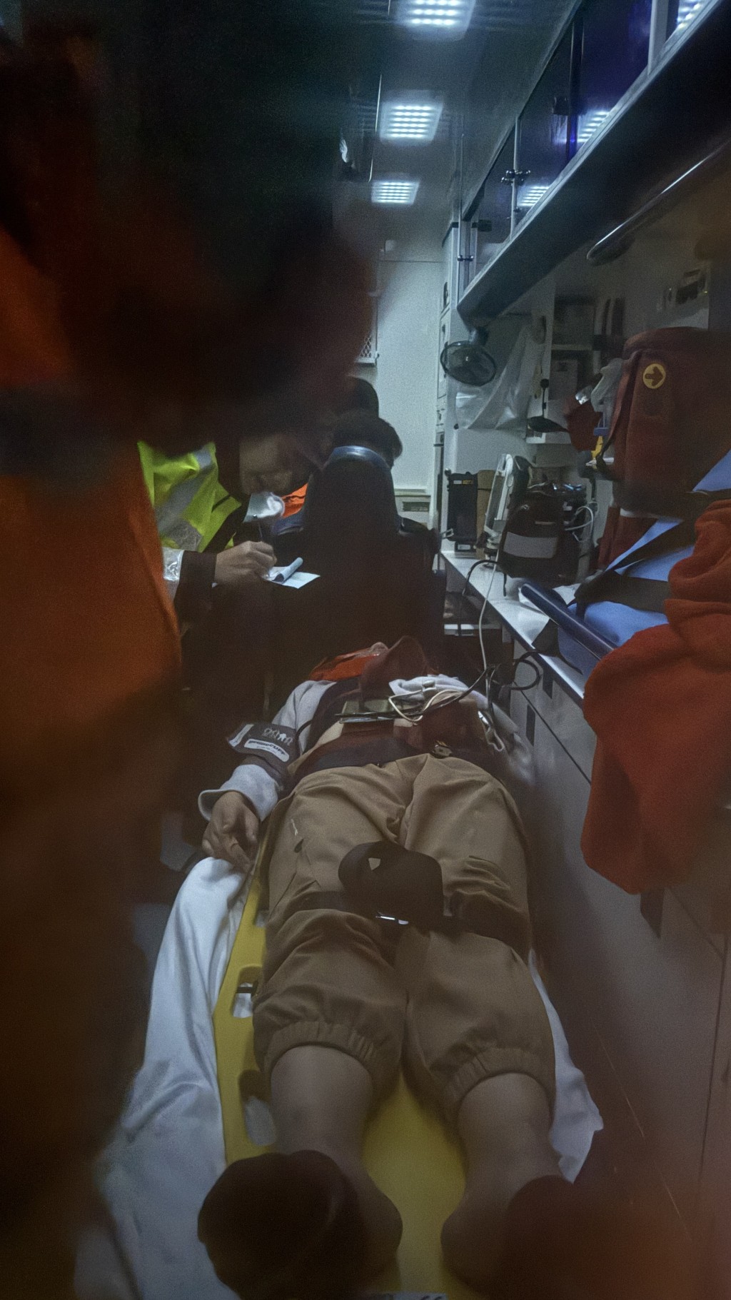 男司機受輕傷送院治理。