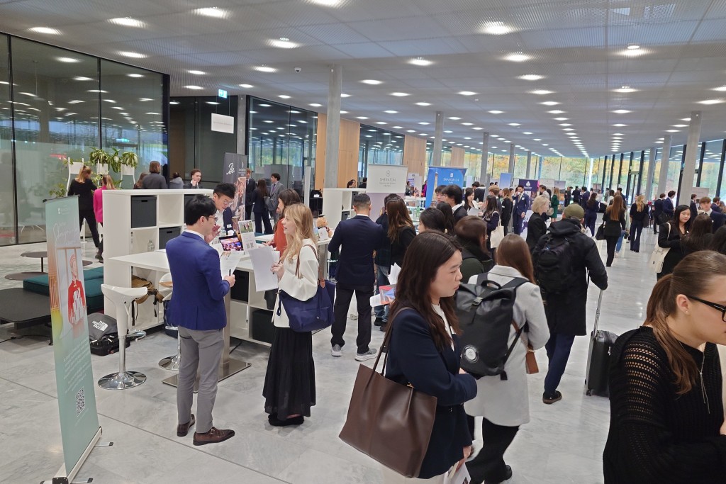 瑞士舉行的招聘活動，吸引不少當地人才到場參與。
