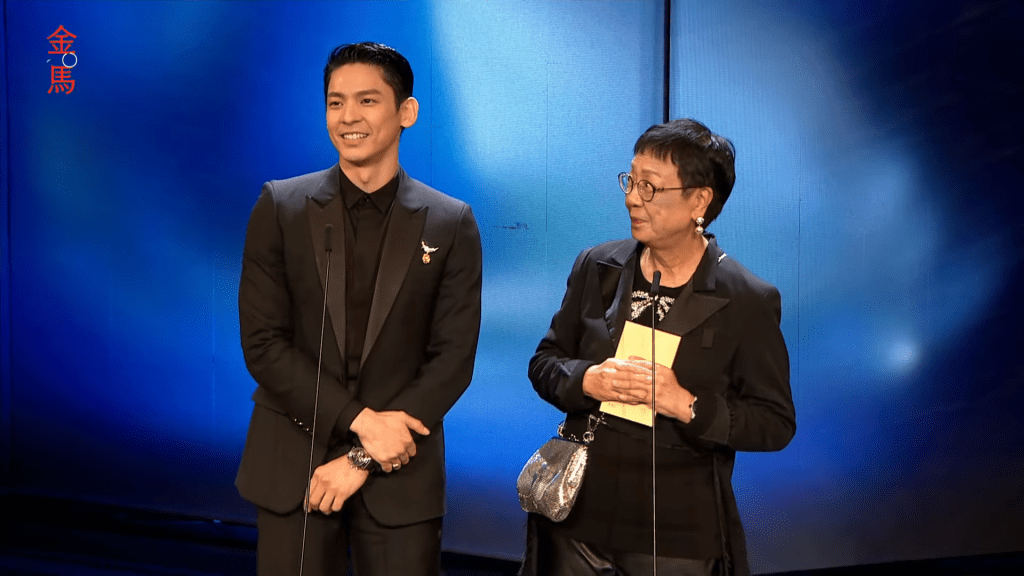 許鞍華與台灣演員林柏宏頒發「最佳原著劇本」及「最佳改編劇本」。