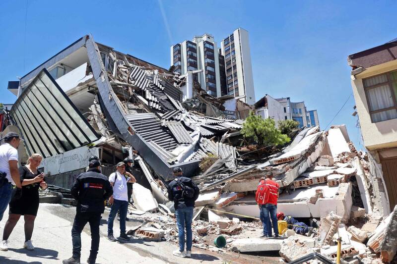 委內瑞拉6月地震有對兄弟痛失親人,沒想到搬到哥倫比亞後又遭遇強震。圖為哥國災區。法新社 委內瑞拉6月地震有對兄弟痛失親人,沒想到搬到哥倫比亞後又遭遇強震。圖為哥國災區。法新社