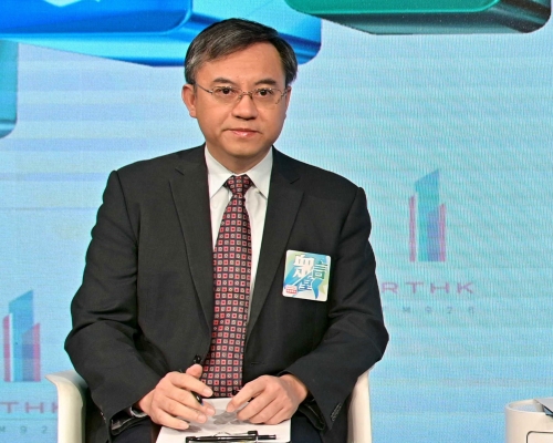 浸會大學財務及決策學系副教授麥萃才認為深圳市政府在港發行人民幣債券，對香港好處多。 資料圖片