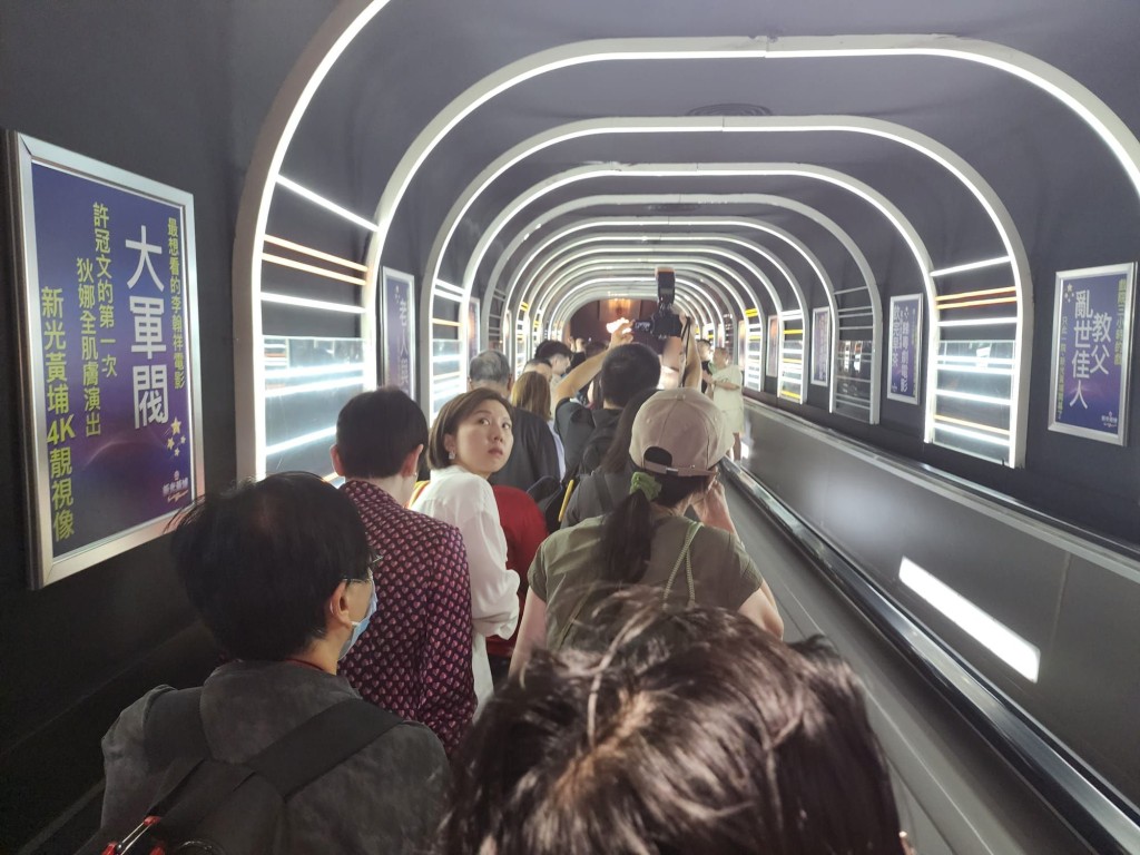 「新光黄埔影艺城」为你准备多元化的片种，身处4K杜比影院，宽阔大银幕有如置身电影其中，舒适座位空间感十足，大家约埋家人朋友来新光黄埔睇好戏！ 