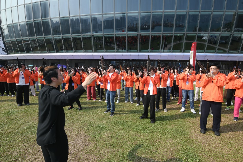 活動以千人「笙簧馬拉松」演奏為亮點。陳浩元攝 活動以千人「笙簧馬拉松」演奏為亮點。陳浩元攝