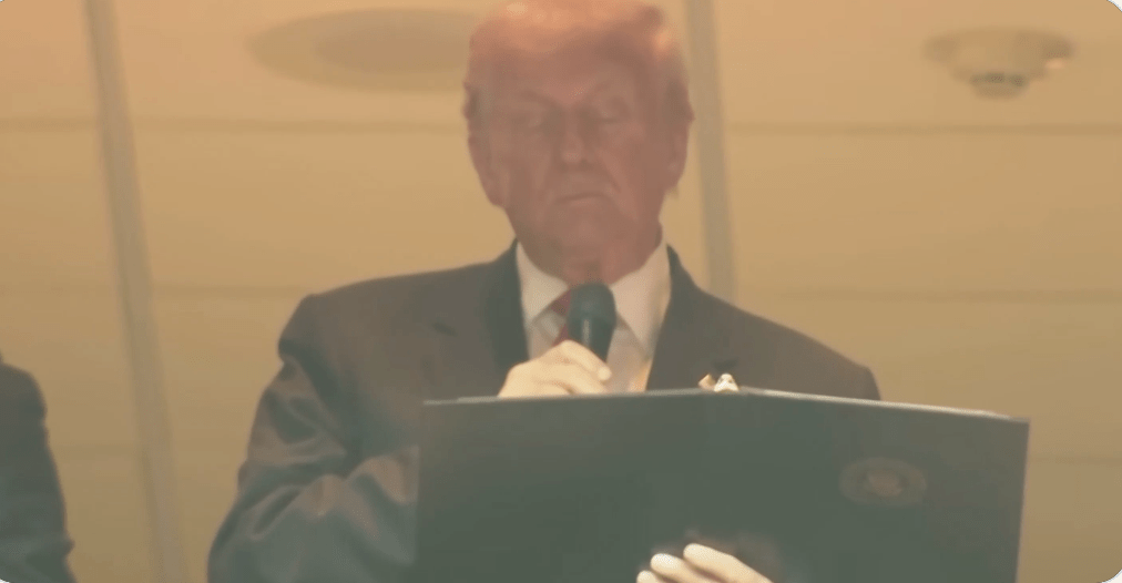 特朗普現身NFL球賽遭狂噓 X@GSpeaksShow