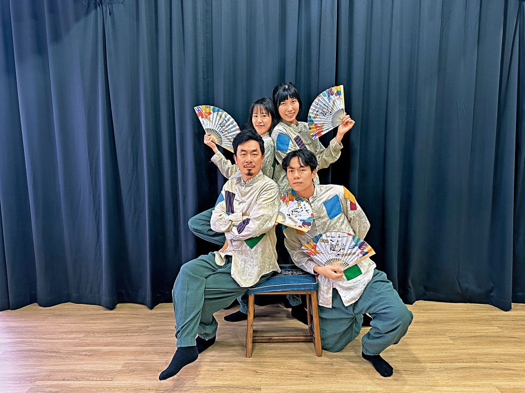 幾位說書人除了說,更會演,陪伴觀眾走進文言世界。