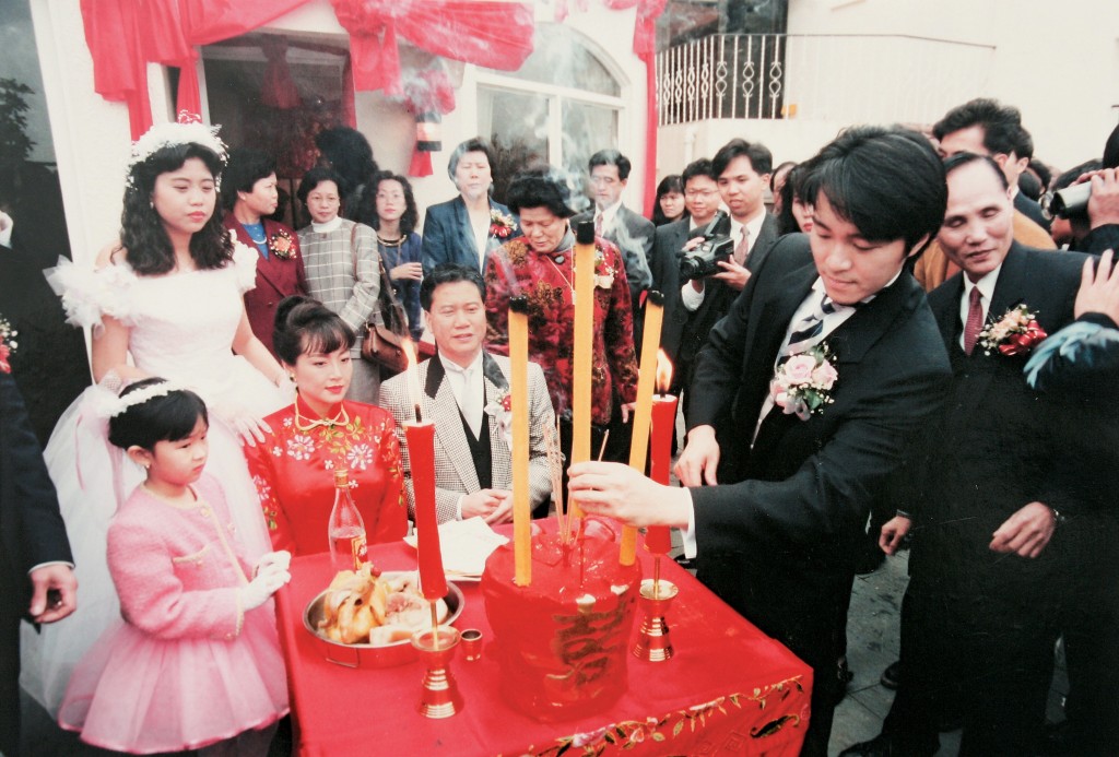 当年有周星驰做首席伴朗，婚礼更是由TVB现场直播，成为城中大事。