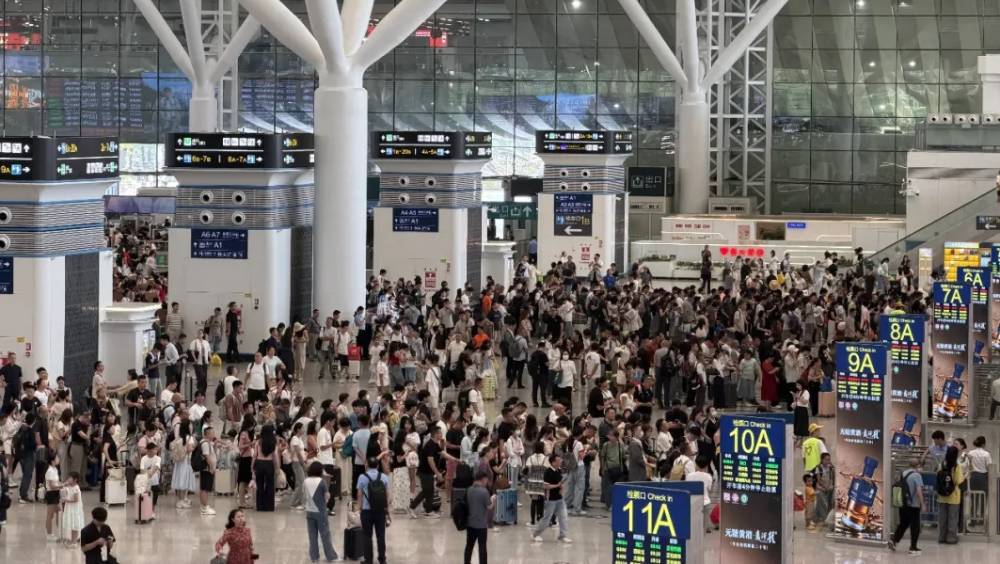 廣深港高鐵跨境客流今年提前破2000萬，北上972萬人次 。 深視新聞