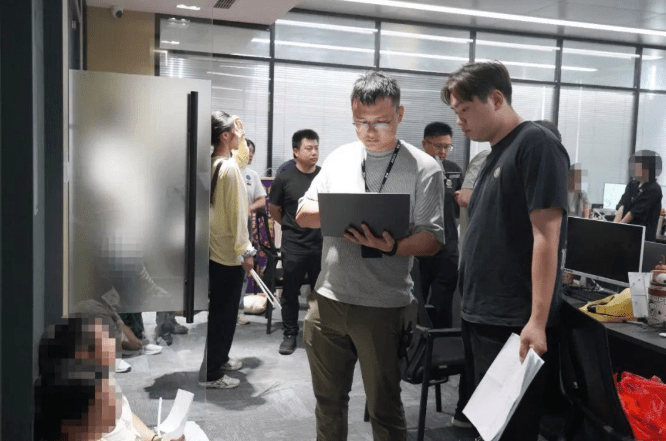 江蘇警方搗破一個以「玄學大師」為幌子的詐騙集團。平安姜堰