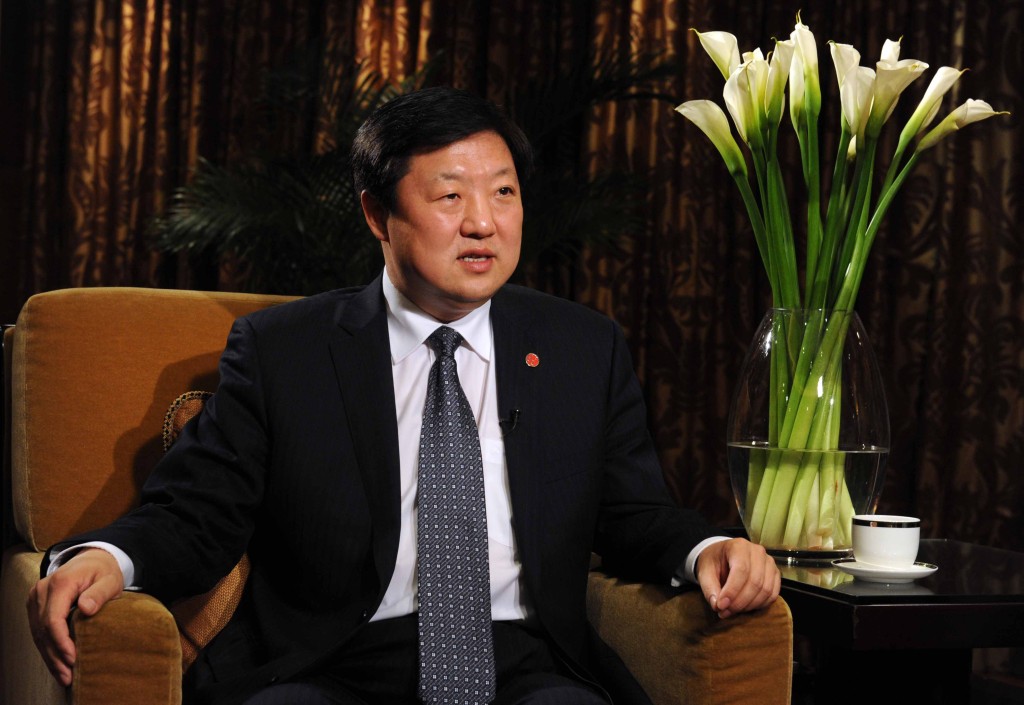 2012年，宋希斌上任哈尔滨市长在香港接受媒体采访。中新社资料图