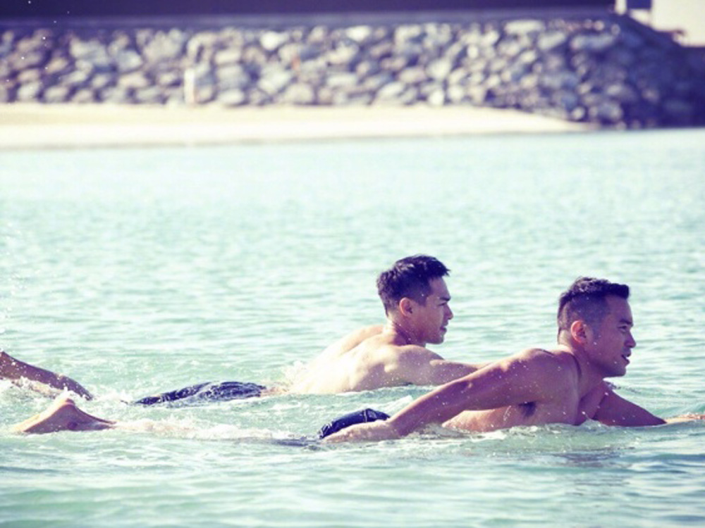 有網友覺得他們「HeHe味」甚濃。