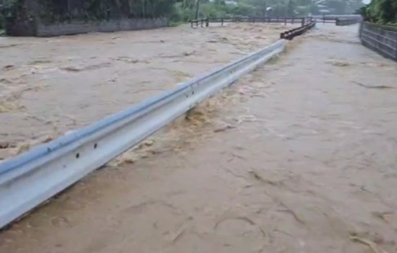 奄美市近70户民居出现水浸。twitter