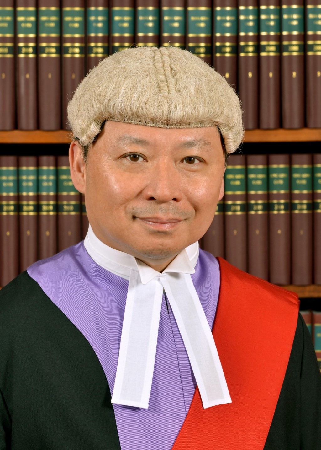 法官郭啟安認為被告作為和意圖與其他非禮罪行的性質大致相同。