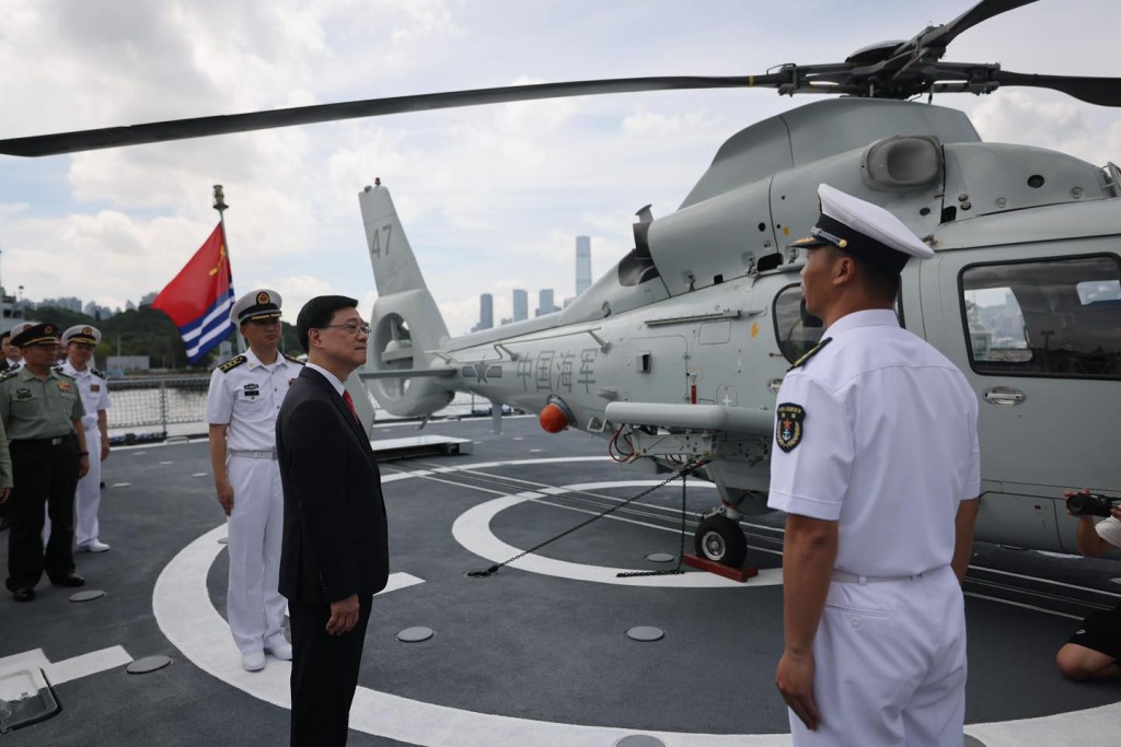 行政長官李家超出席在昂船洲軍營舉行歡迎儀式。李家超FB圖片