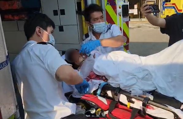 26歲男子血流披臉送院。