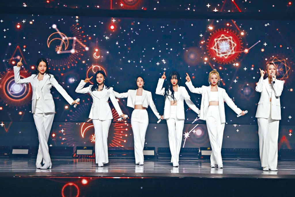 GFRIEND日前举行网上骚，因挂念fans而爆喊。