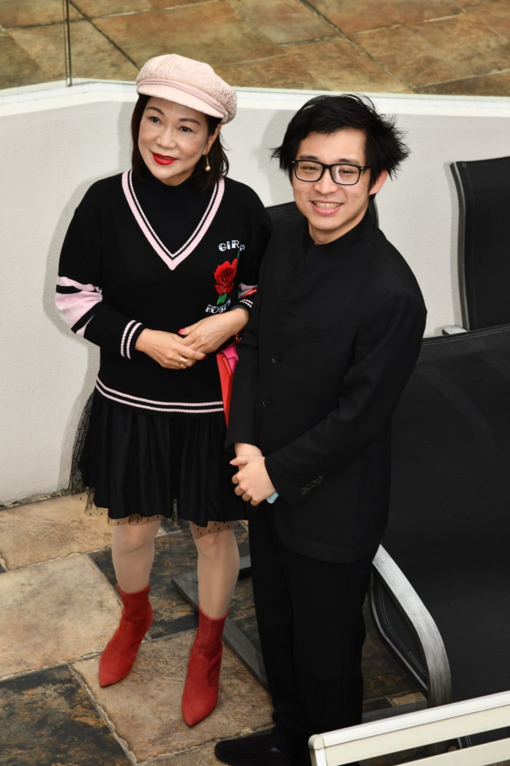 林作指媽咪王莉妮(左)以為今日打,又謂對方比他更睇重100萬元拳酬。