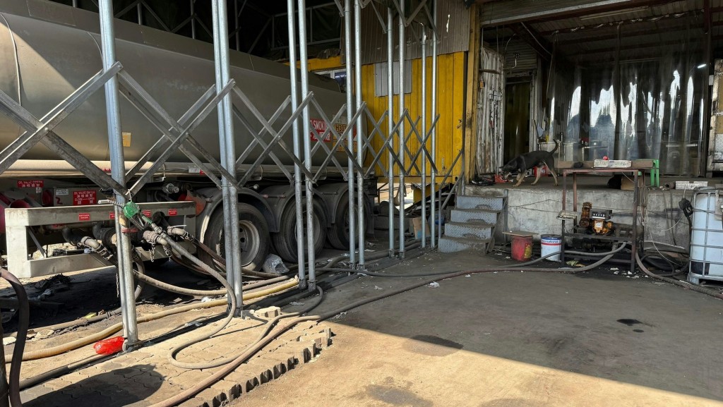 油價急升｜私油問題升溫 海關展開18次執法行動 拘捕14人