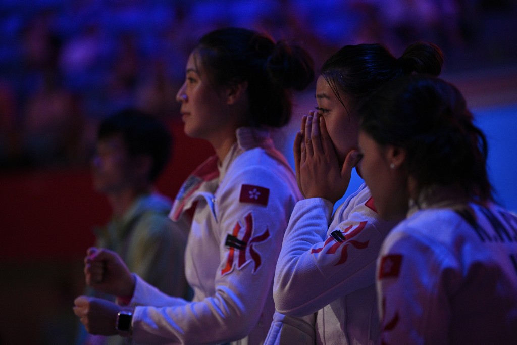 2023年9月27日，女子团体重剑金牌赛，江旻憓决胜局不停进攻，在最后半分钟追至只有1分差距，三位队友紧张得屏住气息。陈极彰摄