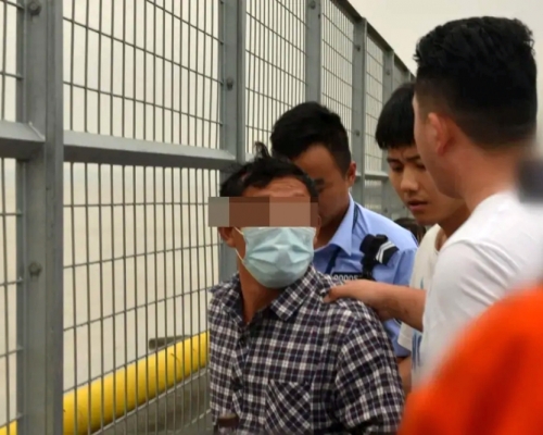 逃犯慕名赴觀潮節被捕。(網圖)