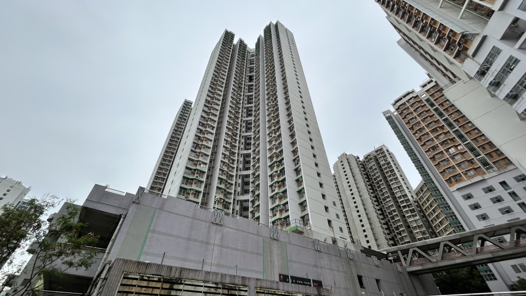 葵盛東邨盛逸樓一單位發現獨居老婦骸骨。蔡楚輝攝