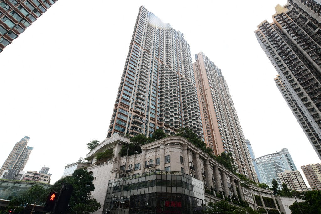 大角咀帝峰．皇殿2房单位，以每月3.4万放租3日，获内地家庭客每月3.15万承租，低市价约2%。