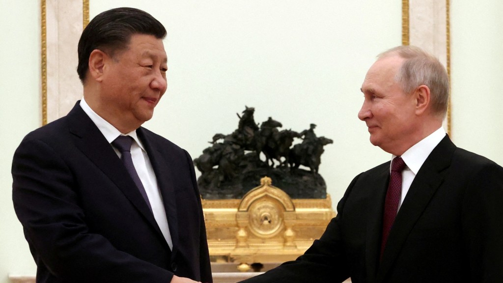 习近平在克里姆林宫与总统普京进行一对一非正式会谈。美联社