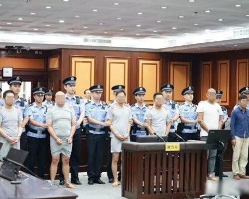 案件於本月17日法院宣判，覃男和5位殺手依故意殺人罪判處2年7個月到5年不等。 網圖
