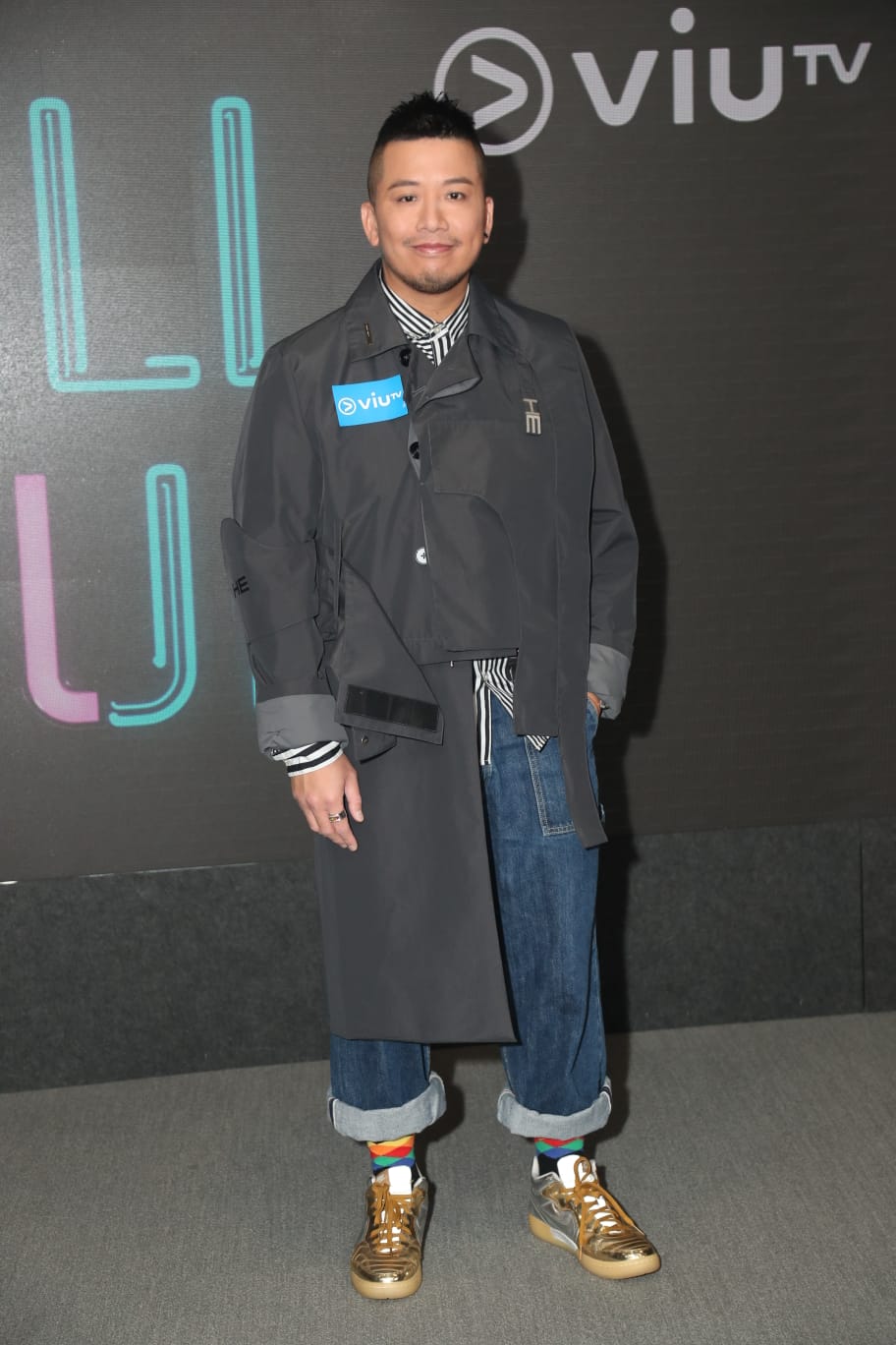 小肥說二人是分開錄音，避免人群聚集。