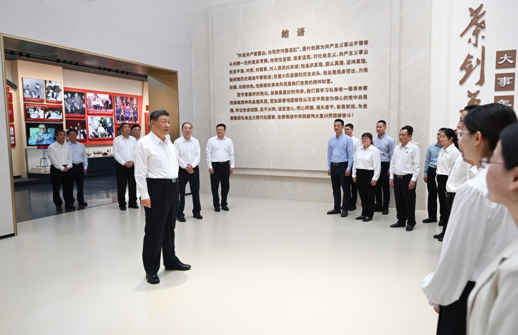 習近平參觀葉劍英紀念園。 新華社