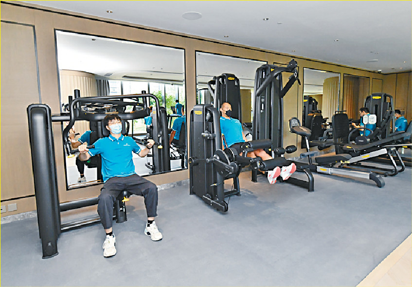 ■會所也提供設24小時健身室，附有多元健身器材供住戶使用。