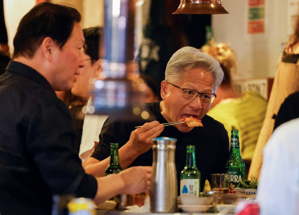  黄仁勋旋风直卷美食界。 路透社