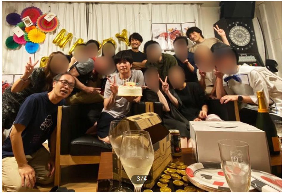 田中圭與在場眾友人均沒有戴口罩防疫。