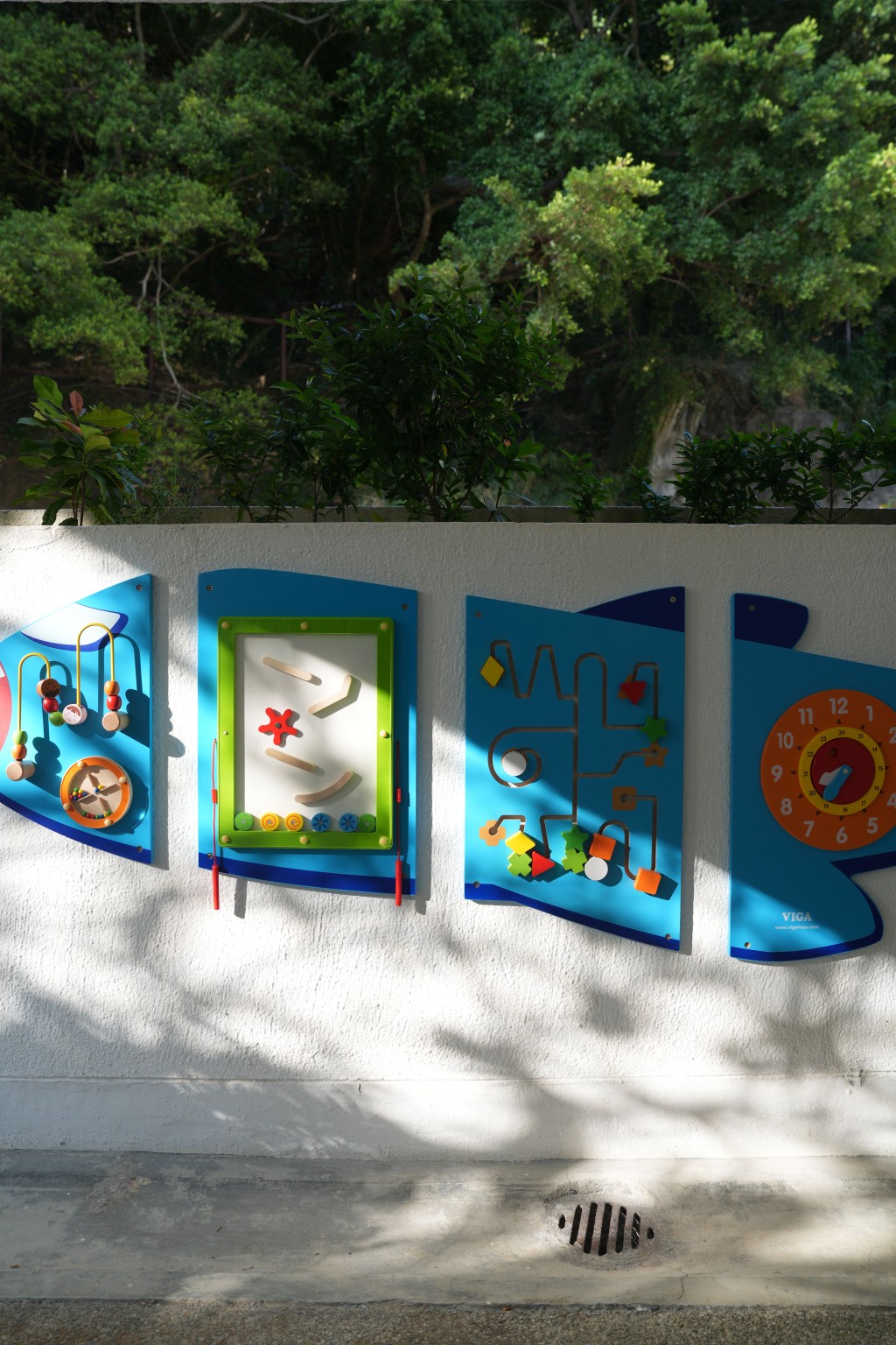 復康花園透過視覺、聽覺、嗅覺和觸覺，加快病人復康。