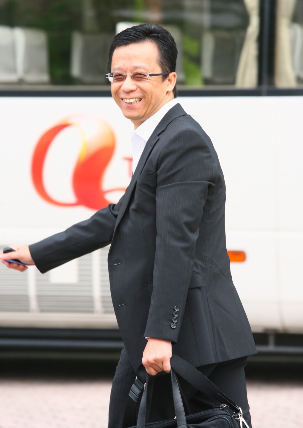2008年加入亞洲電視出任行政總裁，但短短12日後便辭職。