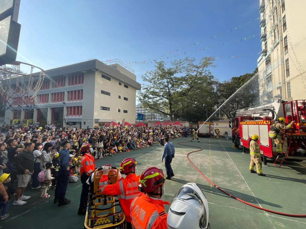 消防局活動︳12月份全港12個消防局免費嘉年華開放日一覽。（圖片來源：Facebook@香港消防處）