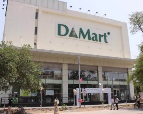 擁有印度連鎖超市Avenue Supermarts的達瑪尼，因受近日民眾持續囤貨影響，身家暴漲。網圖