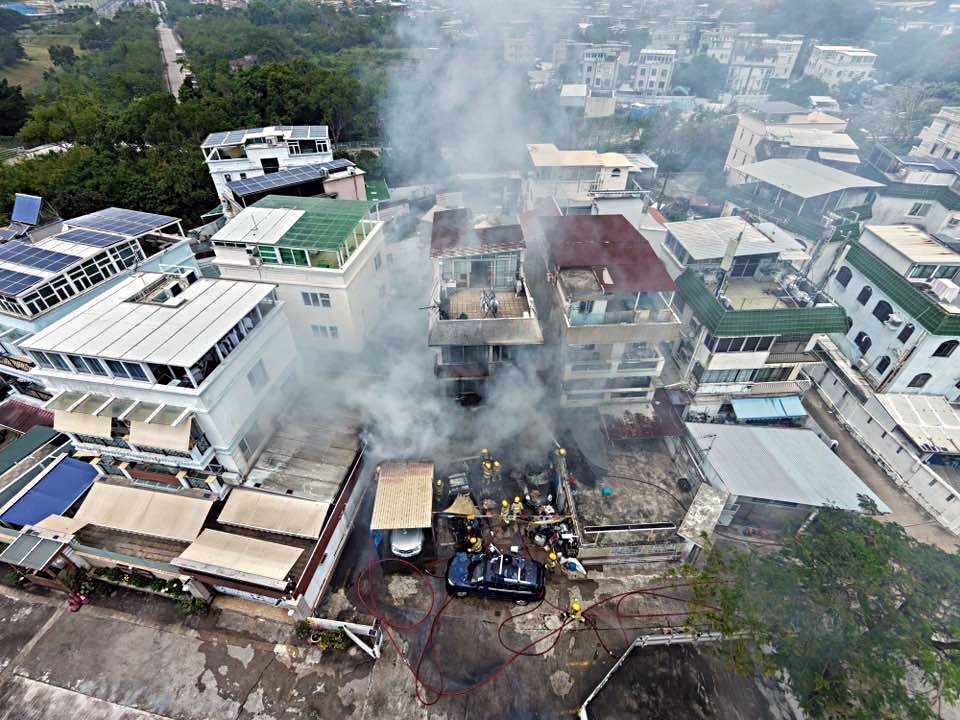 消防到場將火撲熄。fb：錦上路之友