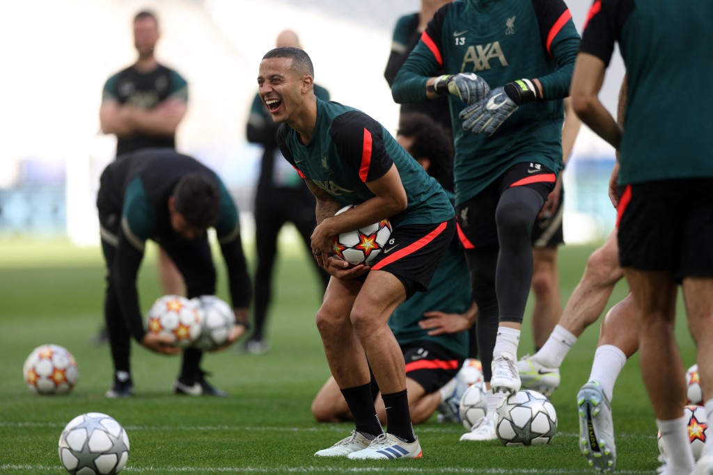 利物浦球員似乎不覺草地有問題。Reuters
