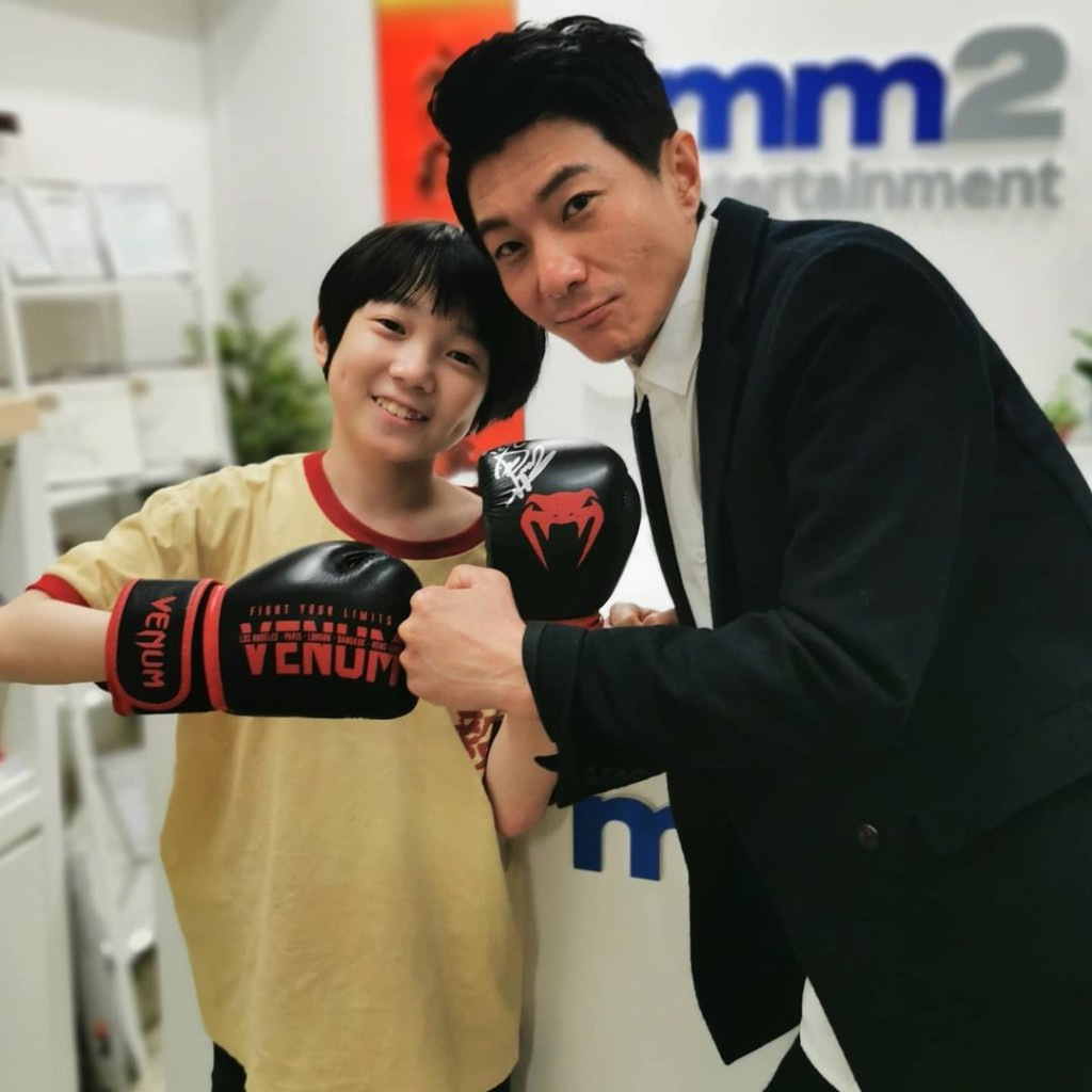 動畫由熊倬樂聲演,即《一秒拳王》周國賢的囝囝。