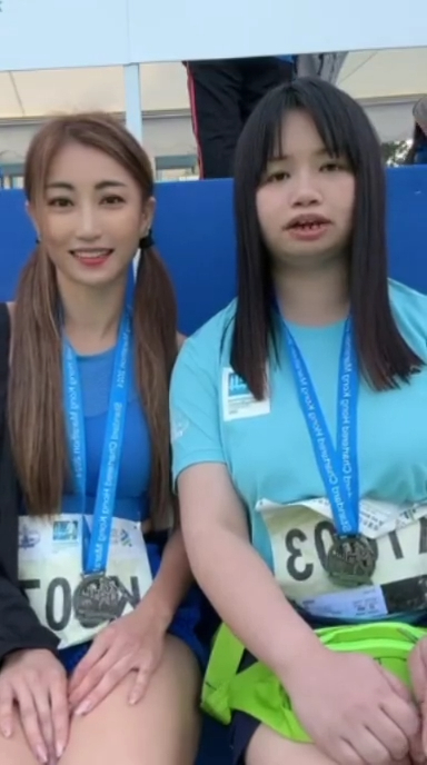 前「亞視一姐」薛影儀與好友黃榕早前一同參加渣打馬拉松。