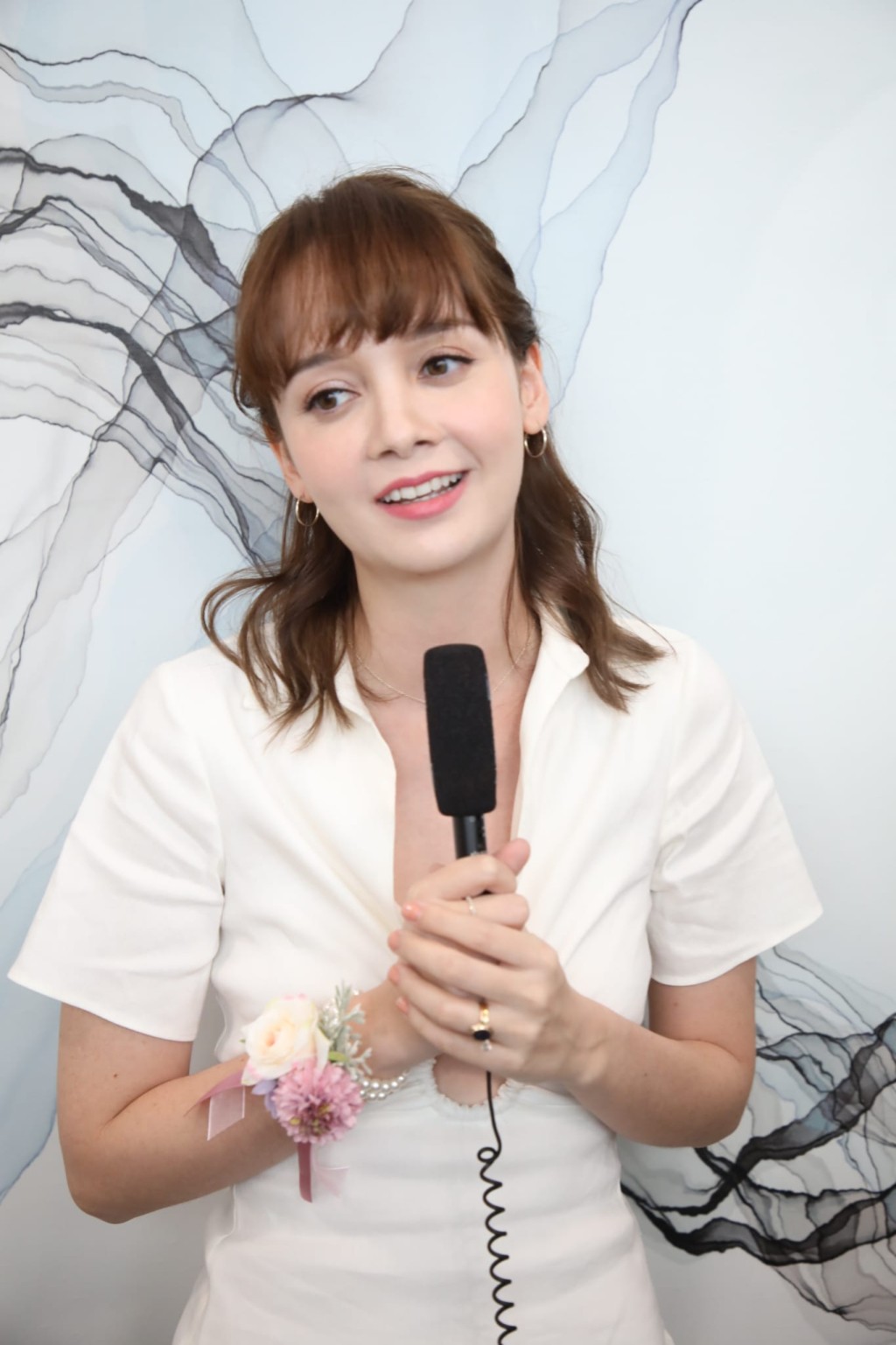 Asha笑言平日出街未必會化妝，試過不化妝做完運動，最狼狽的時候被人認得。